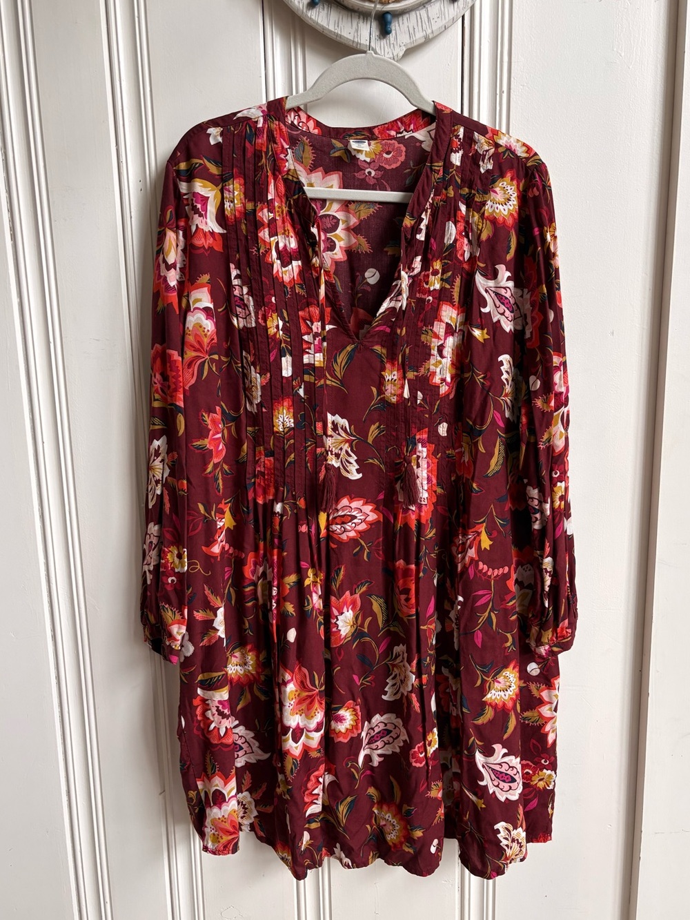 Old Navy Burgundy Floral V-Neck Pintuck Tunic XL